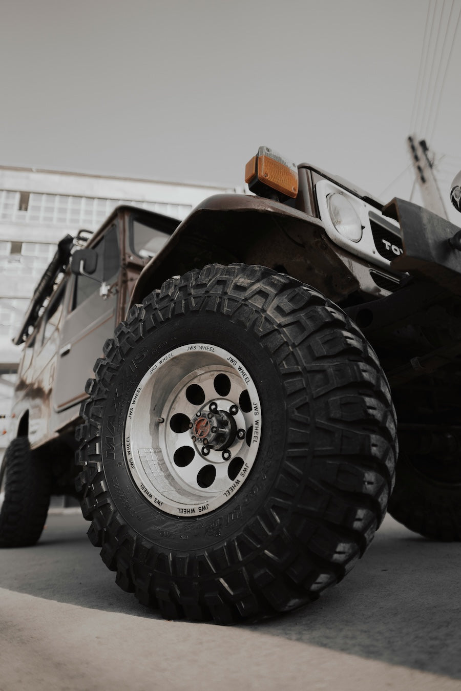 Toyora Land Cruiser Wheel Closeup